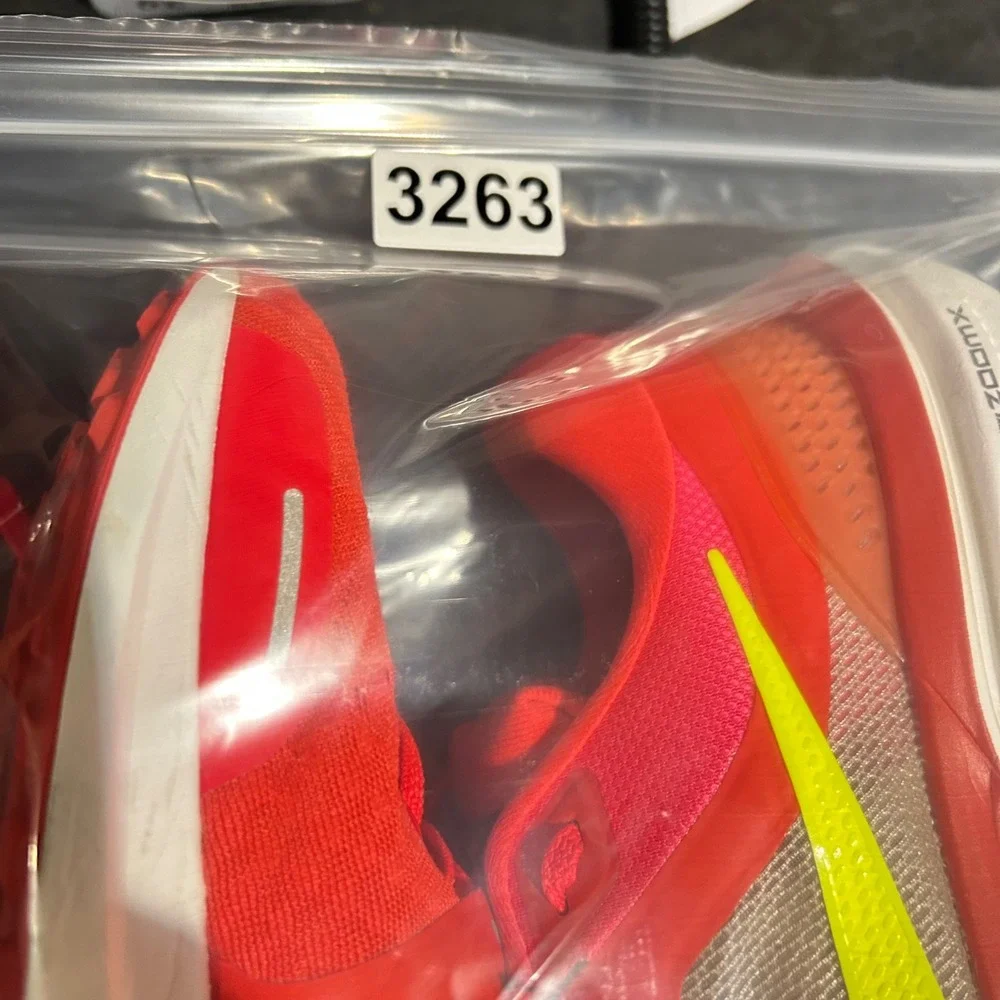 Nike Air Zoom Vomero 16 Shoes Mens 10 Siren Red Volt Running Sneakers DA7245-600